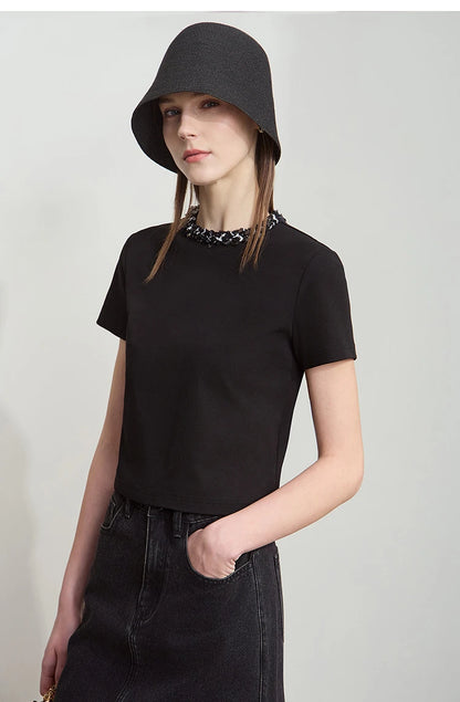 Damen Kurz-T-Shirt im minimalistischen Stil mit elastischen Perlen und Pailletten-Dekoration