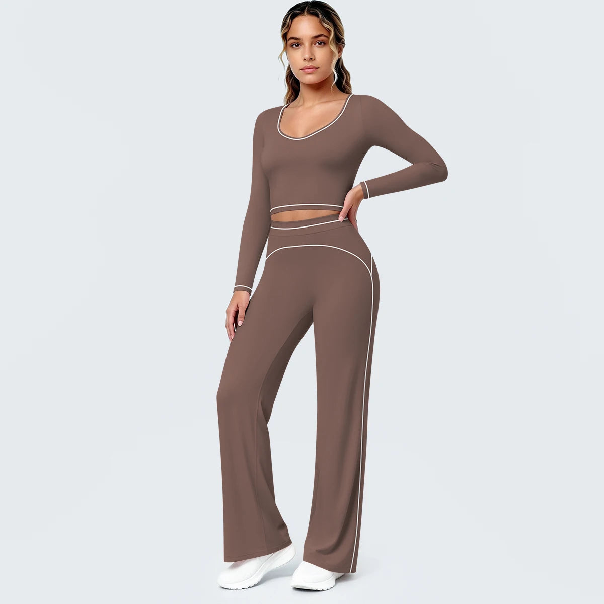 Damen Yoga-Set mit langärmligem Top und Schlaghose, Cut-out an der Taille, braun