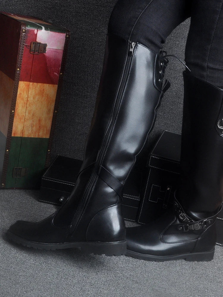 Schwarze Overknee-Stiefel mit Reißverschluss und kontrastierenden Ziernähten