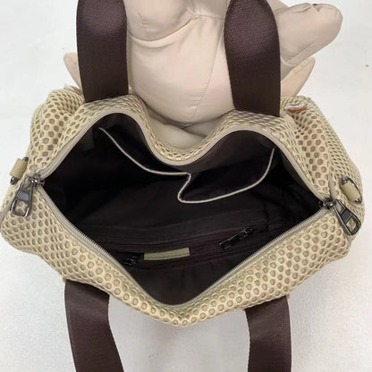 Damen-Umhängetasche aus Nylon mit Mesh-Details und Bärchen-Design Großes Fassungsvermögen mit Langem Tragegurt
