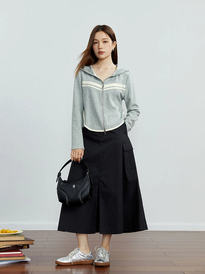 Kurzes Damen-Strickshirt mit kurzen Ärmeln – hautfreundlich, bequem und vielseitig für den Sommer