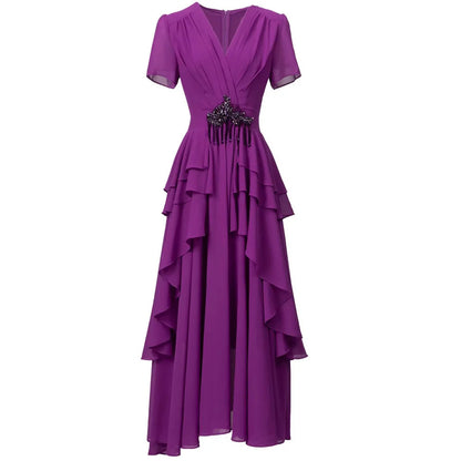 Ärmelloses Damen-Kleid mit V-Ausschnitt und transparenten Einsätzen – elegantes Patchwork-Design mit Falten für einen stilvollen Auftritt.
