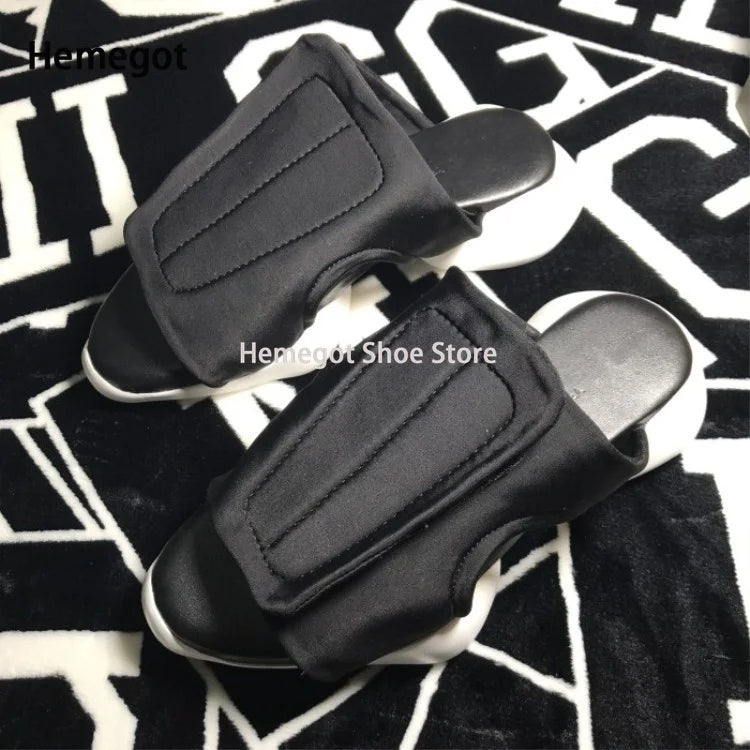 Thick-Soled Flip-Flop Sandals Women's Slippers Men's Non-Slip Beach Shoes Men's Casual Couple Shoes Black Unisex Shoes