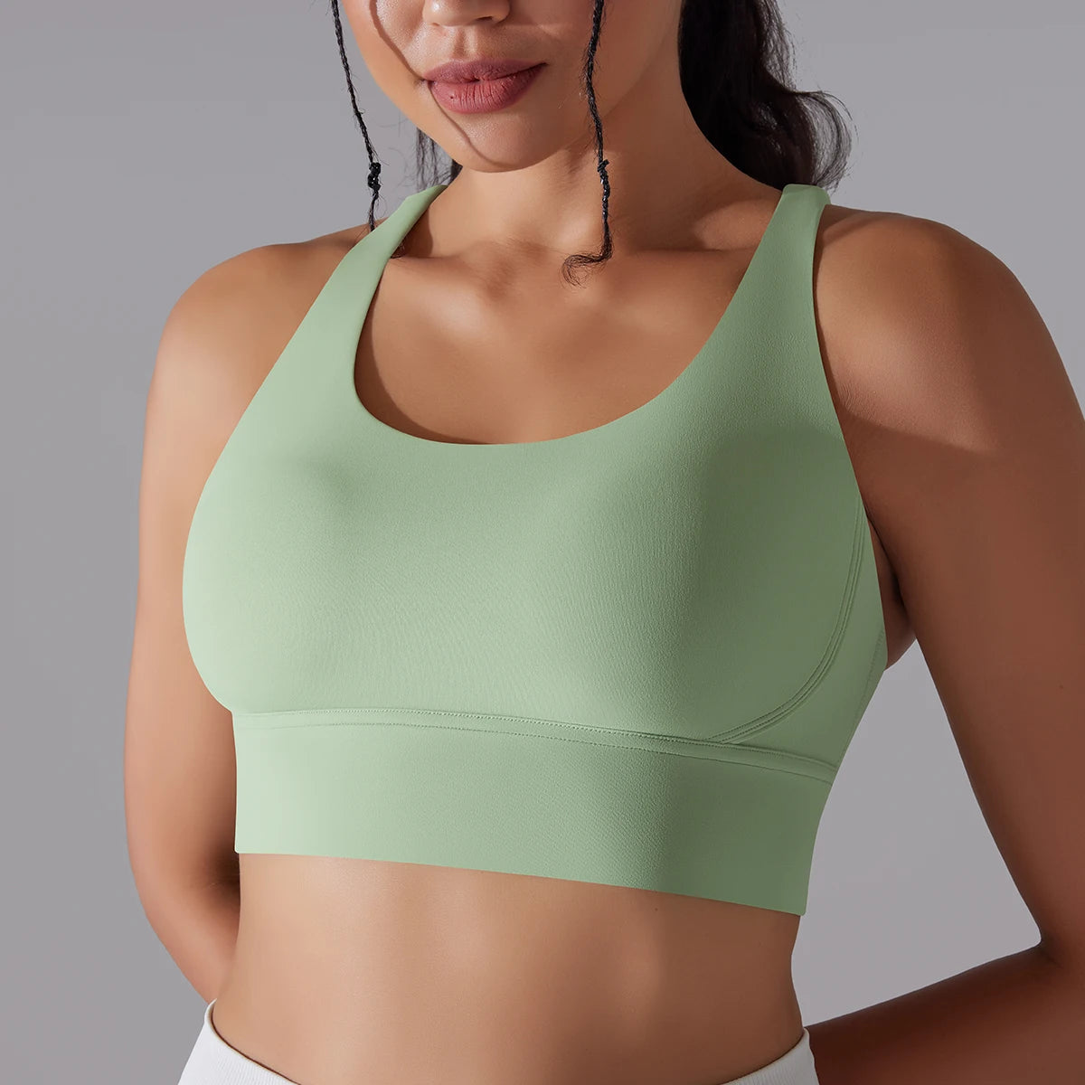 Damen-Sport-BH in Avocado-Grün mit Rundhalsausschnitt und flachem Unterbrustband
