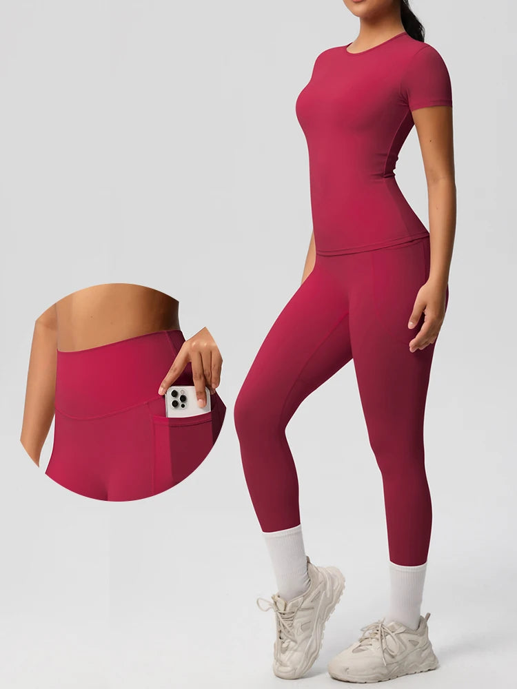 Damen-Yogaanzug (2-teilig) in Bordeaux: Slim-Fit T-Shirt und Leggings