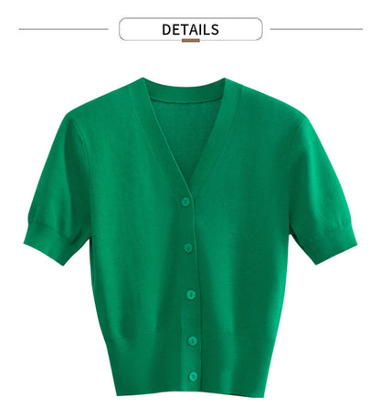Damen T-Shirt im minimalistischen Stil mit V-Ausschnitt und kurzen Ärmeln