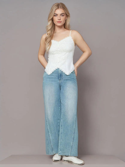 Kurzarm-Bluse mit Umlegekragen und Knopfleiste in blau-weißem Streifenmuster aus 100% Baumwolle – figurbetontes Design für den Sommer