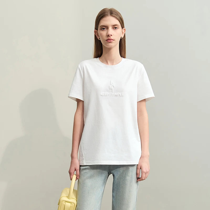 Damen T-Shirt im minimalistischen Stil mit modischer Stickerei und O-Ausschnitt