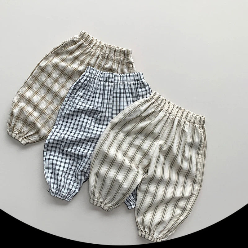 Kinder Hosen im dünnen Stil mit kariertem Design für den Sommer
