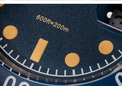 Herren-Taucheruhr mit matter Keramiklünette und 200 m Tiefe