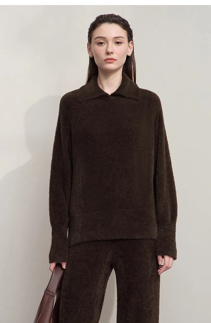 Damen-Set aus dunkelbraunem Pullover mit Kragen und passender Hose
