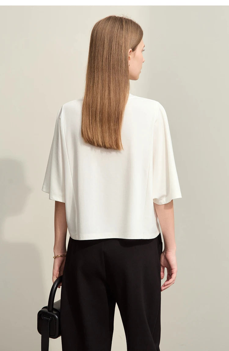 Damen T-Shirt mit elastischen Flare-Ärmeln und Perlen-Stickerei im minimalistischen Stil