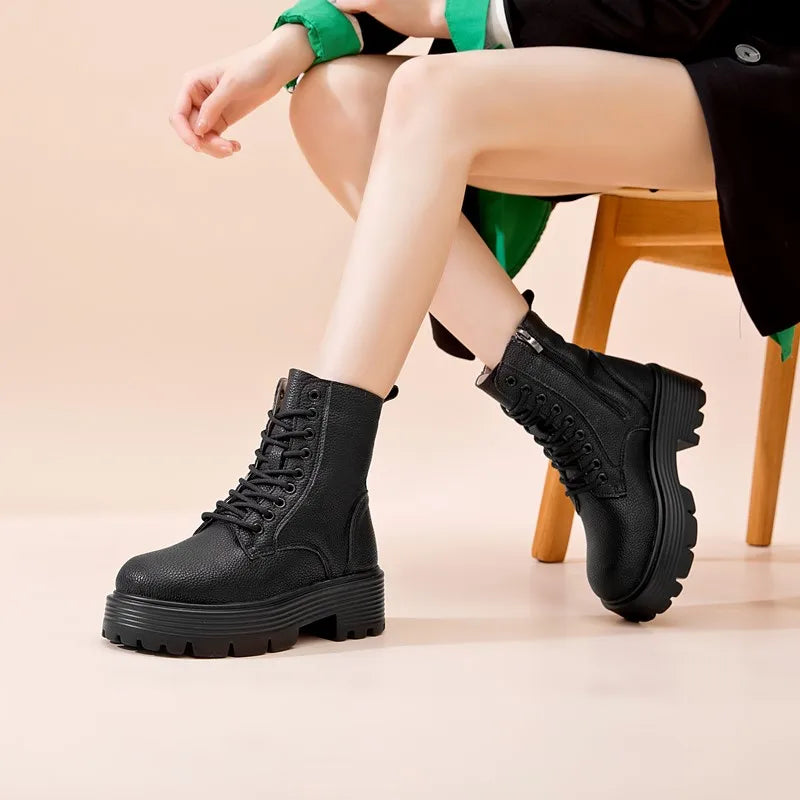 Damen-Winterstiefel aus Lederoptik, schwarze Schnürstiefelette mit dicker Profilsohle