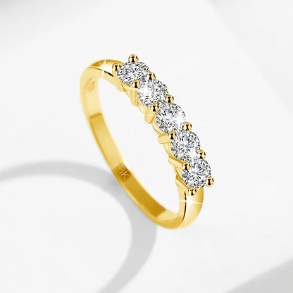 Damen-Ring aus 18K Gelbgold mit fünf Moissaniten und Echtheitszertifikat, Luxus Schmuckstück für Verlobung oder Hochzeit
