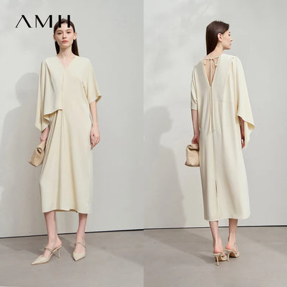 Traumhaftes Sommerkleid Mit Asymmetrischem Schnitt Für Frau