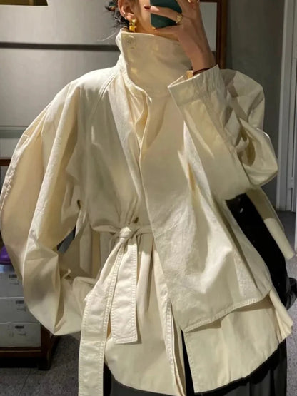 Farbblock-Minikleid mit Mesh-Einsätzen und 3D-Blumen, hohem Kragen und langen Ärmeln für Damen – figurbetontes Patchwork-Design