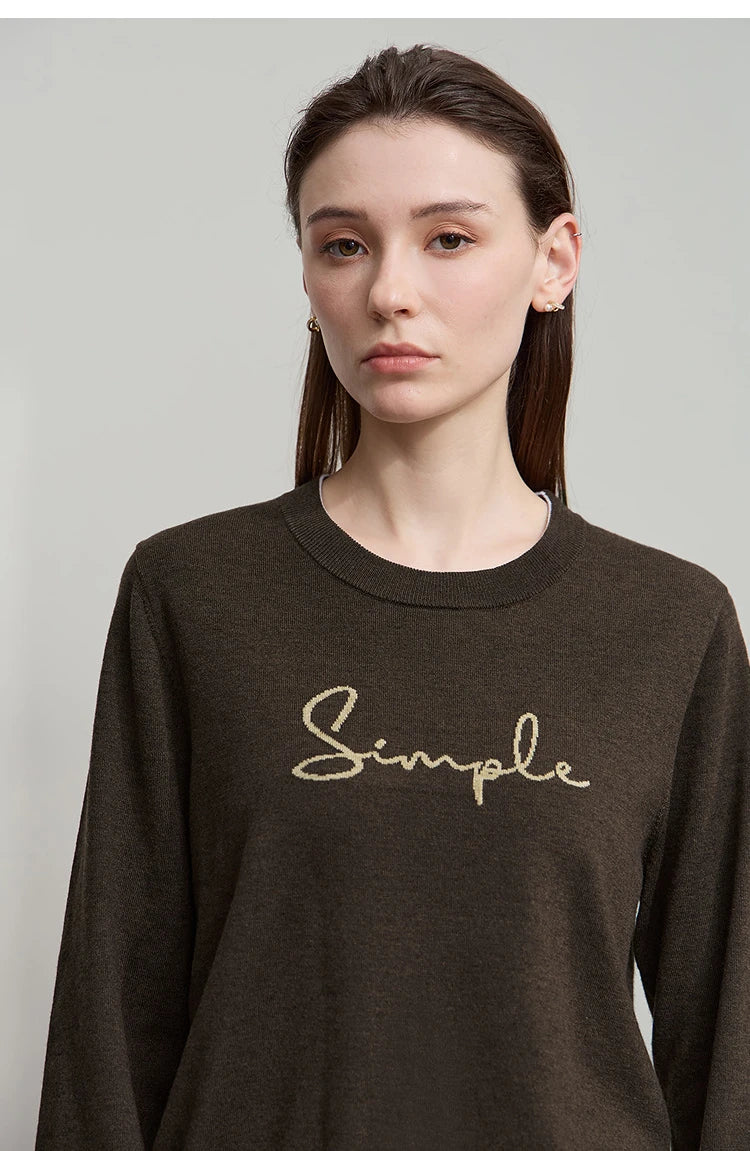 Dunkelbraunes Langarm-T-Shirt mit „Simple“-Schriftzug vorn, Rundhalsausschnitt