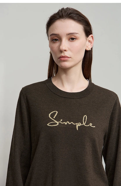 Dunkelbraunes Langarm-T-Shirt mit „Simple“-Schriftzug vorn, Rundhalsausschnitt