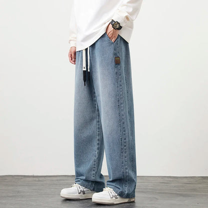 Männer Jeans mit elastischer Taille in schwarz-blauer Farbgebung im Hip Hop Stil