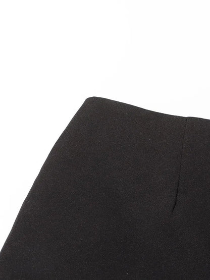 Ärmelloses Damenkleid mit quadratischem Ausschnitt und Applikationen – elegantes, rückenfreies Design mit hoher Taille