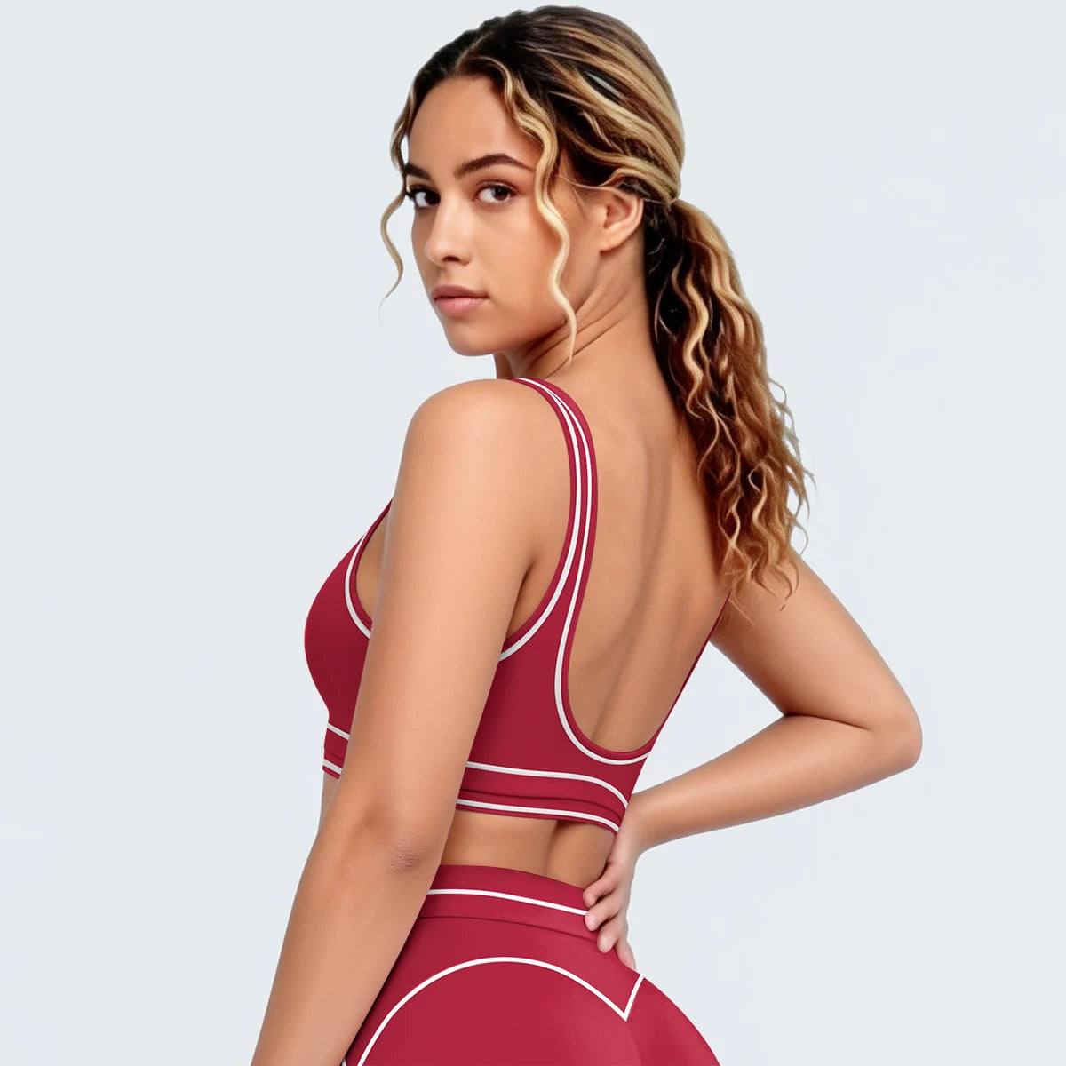 Damen Yoga-Top bordeauxrot, Racerback-Rücken und kontrastierende weiße Einfassungen