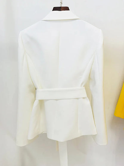 Langes Damen-Patchwork-Kleid mit Rüschen und Falten, Rundhalsausschnitt und langen Ärmeln – einreihig und locker geschnitten.