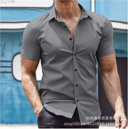 Lässiges Herren-Cardigan-Hemd mit kurzen Ärmeln und Reverskragen in Unifarbe – ideal für den Sommer.