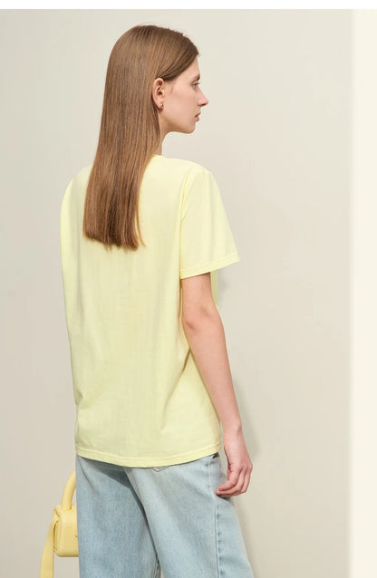 Damen T-Shirt im minimalistischen Stil mit modischer Stickerei und O-Ausschnitt
