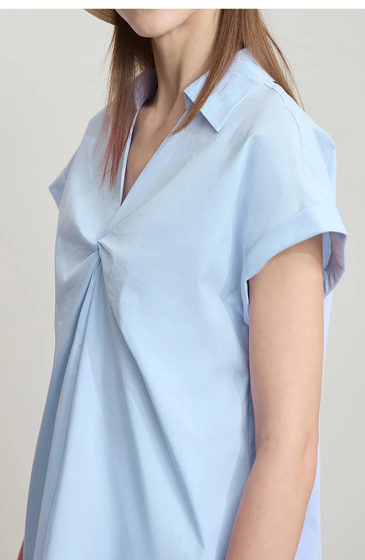 Damen Bluse im minimalistischen französischen Stil mit umlegekragen und gedrehten Falten