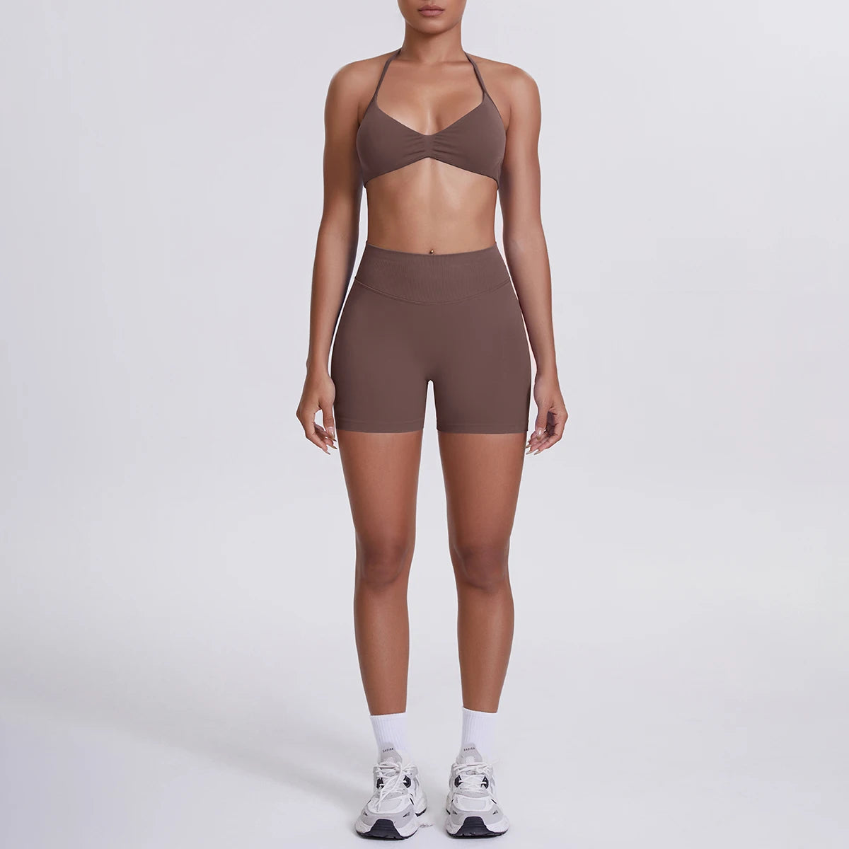 Nahtloses Yogaset für Frauen in kaffee: High-Waist Shorts & Sport-BH