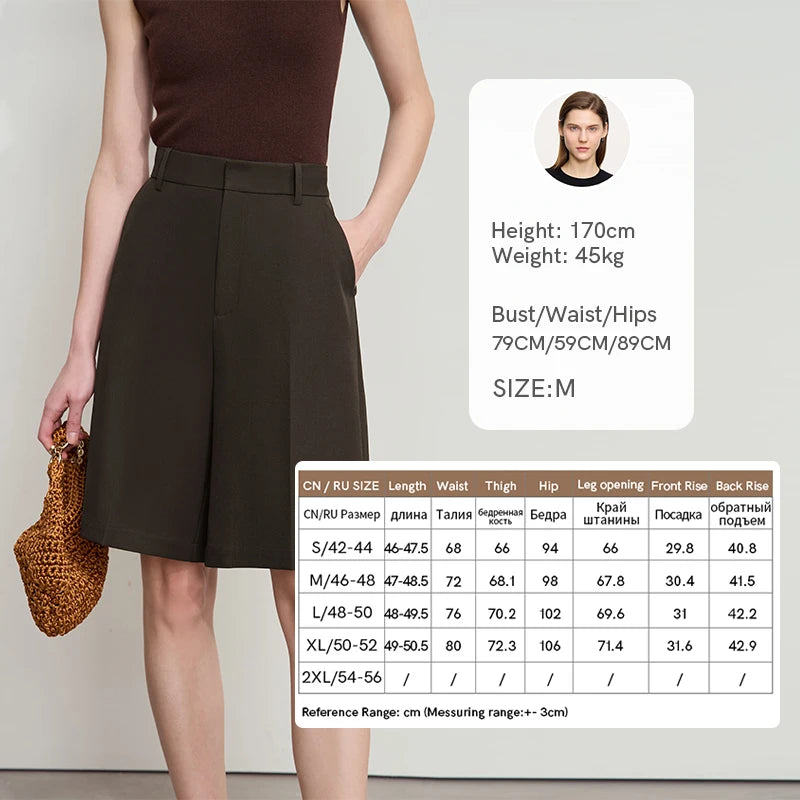 Damen Shorts im minimalistischen Stil mit Tasche für den Sommer