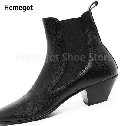 Schwarze Chelsea-Boots mit elastischem Einsatz am Schaft und Lederoberfläche