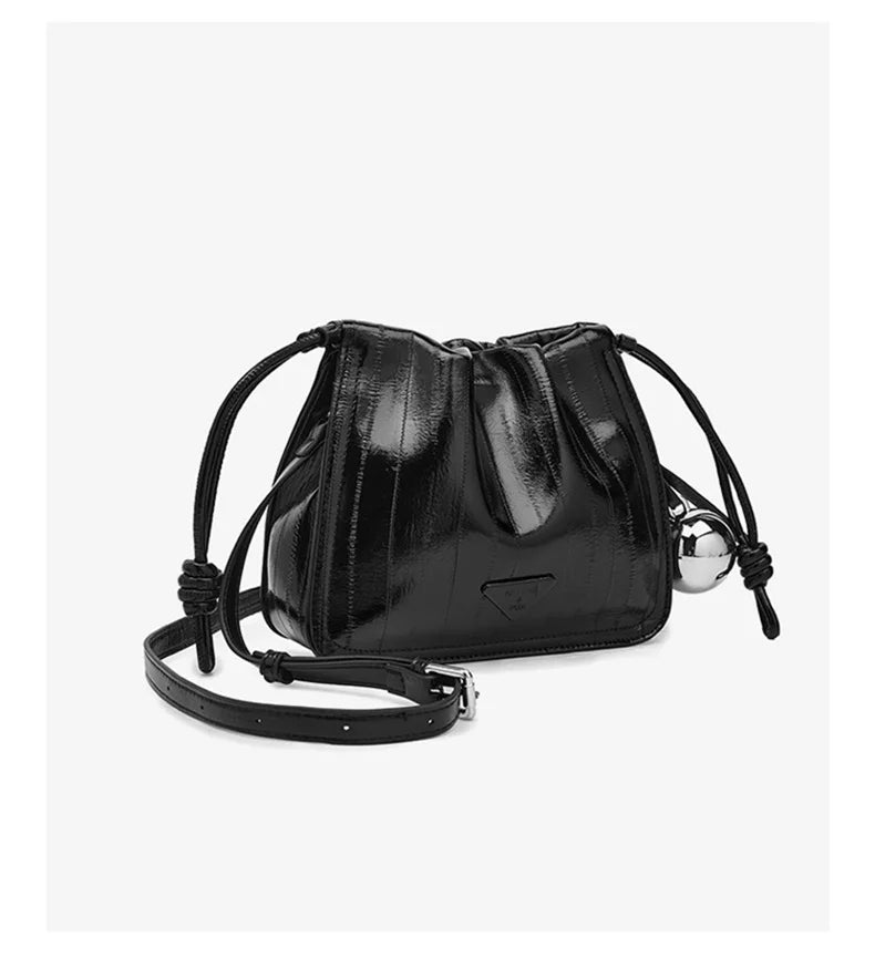Damen Schultertasche aus Kunstleder und Spaltleder mit Kordelzug