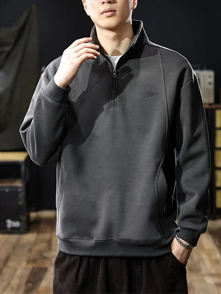 Herren-Sweatshirt, dunkelgrau mit halb durchgehendem Reißverschluss und Stehkragen