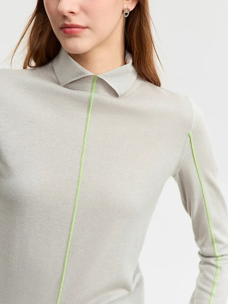 AMII Strickpullover hellgrau mit Stehkragen und kontrastgrünen Konturnähten, langarm