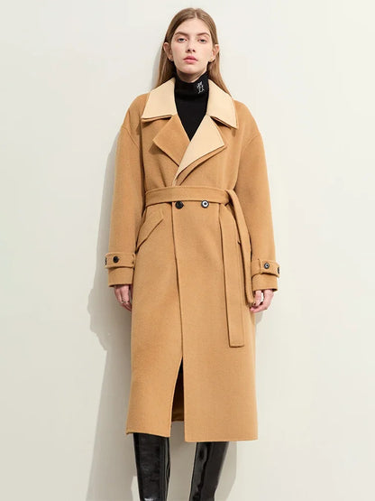 Damen Wollmantel im minimalistischen Design mit doppeltem Kragen und Taschen