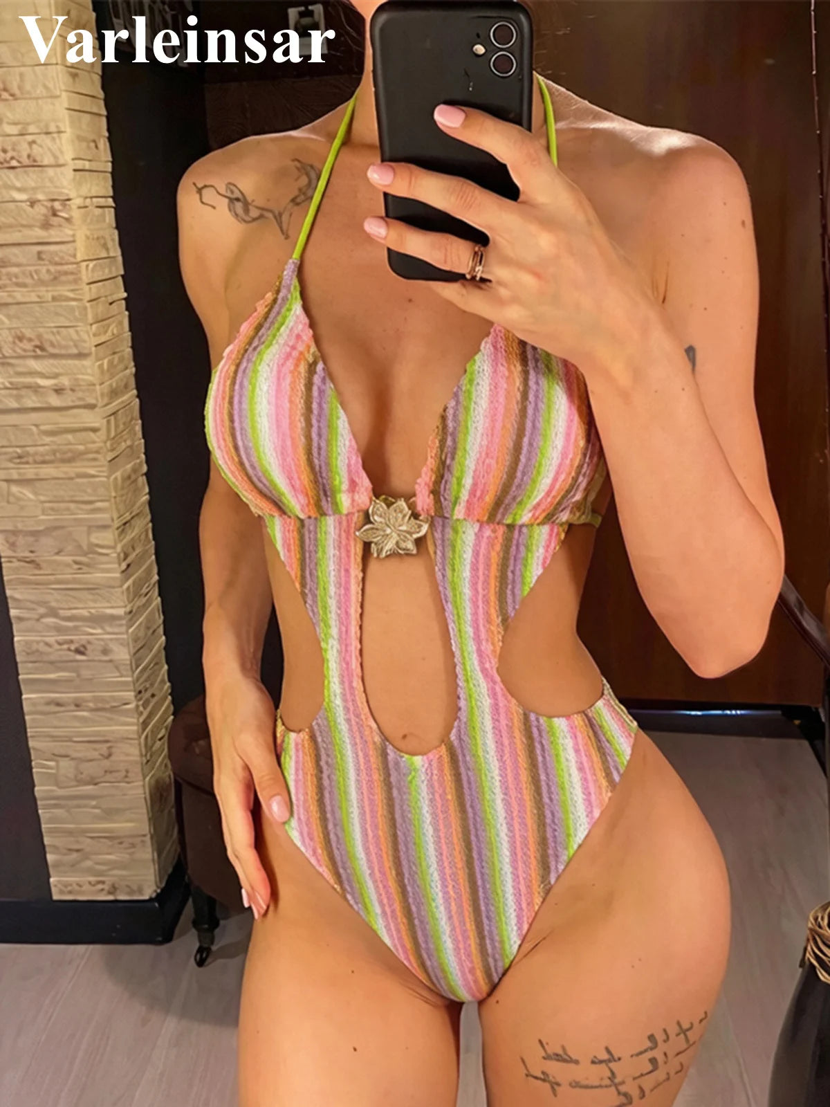 Damen Badeanzug gestreift bunt Neckholder Cut-Out hoher Beinausschnitt Monokini