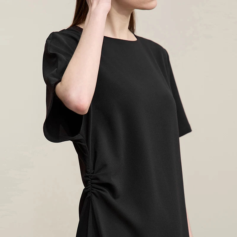 Elegantes Asymmetrisches Chiffonkleid Für Bürodamen