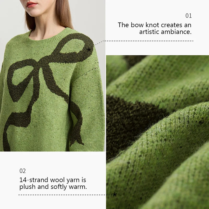 AMII Damenpullover im Detail: grün mit Bow- Jacquard, weiches Strickbild, Rundhalsausschnitt