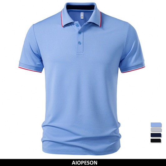 Herren-Poloshirt, hellblau mit roten Kontrastborten an Kragen und Ärmelsäumen.