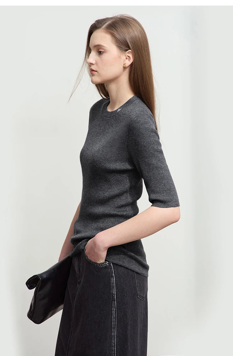 Dunkelgrauer Damen-Strickpullover mit Rundhalsausschnitt und kurzen Ärmeln