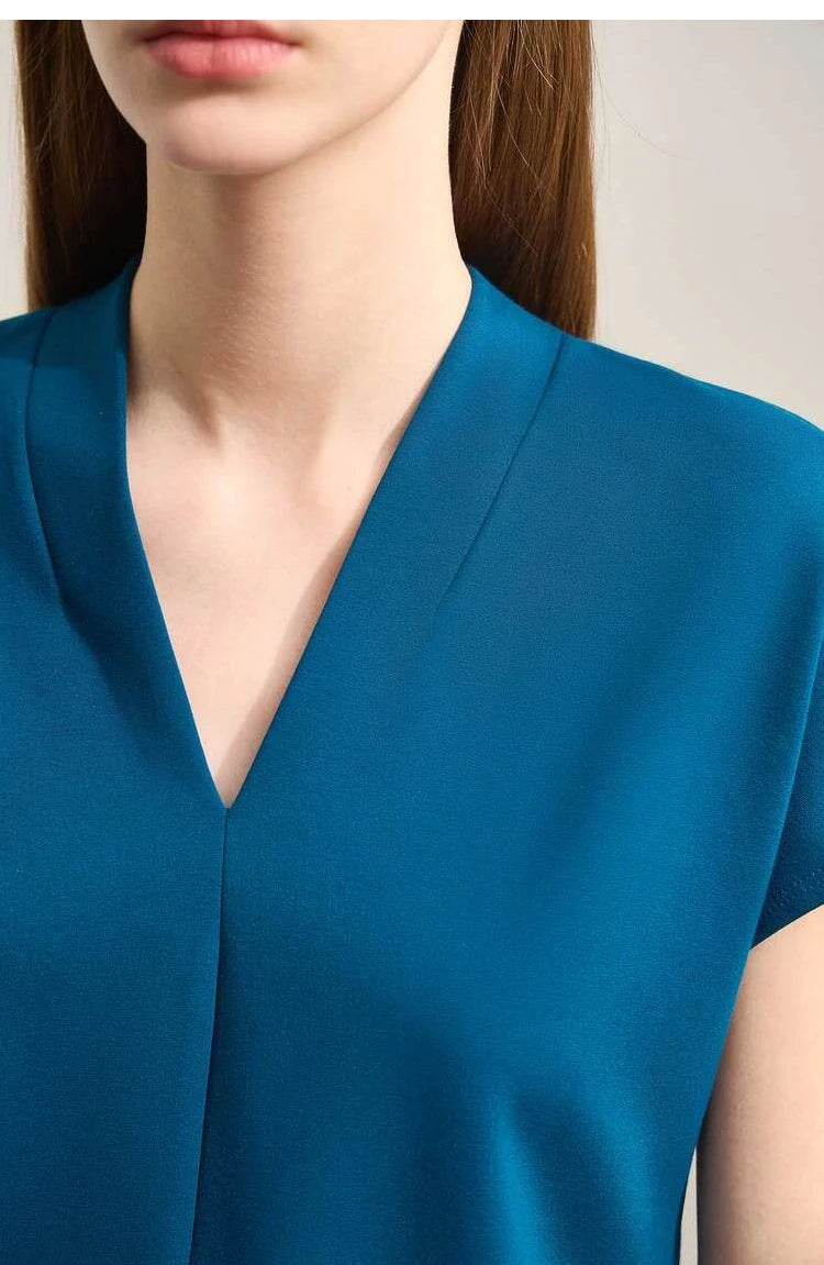Damen T-Shirt im klassischen Stil mit lässigem V-Ausschnitt und Kurzarm
