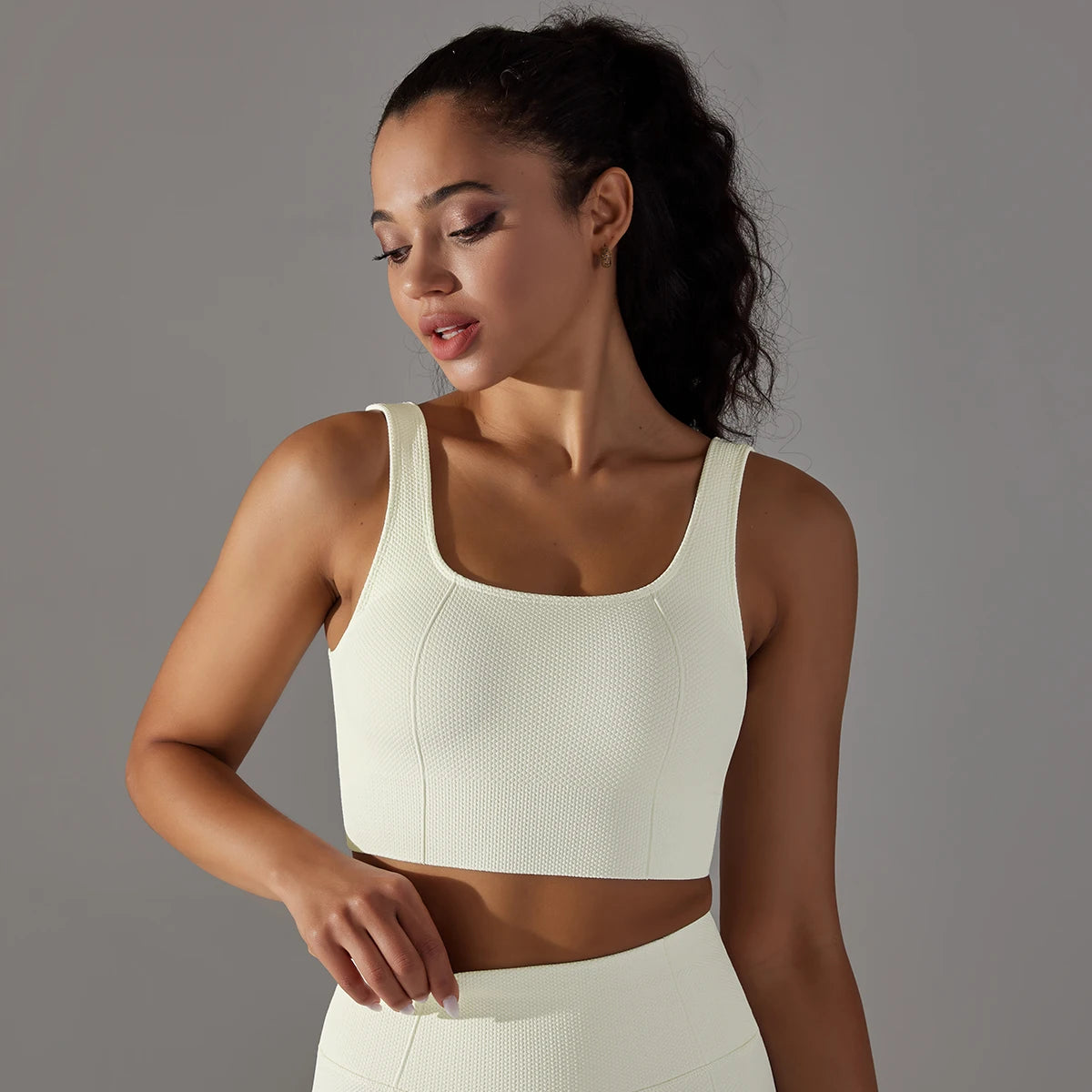 Hamidou nahtloser Yoga-BH für Frauen in Elfenbein, ärmelloses Racerback-Top