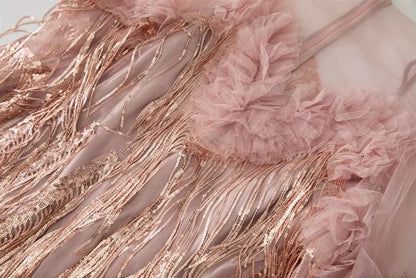 Ärmelloses A-Linien-Kleid mit Rückenausschnitt und Applikationen – femininer Look mit eckigem Ausschnitt und hohem Bund