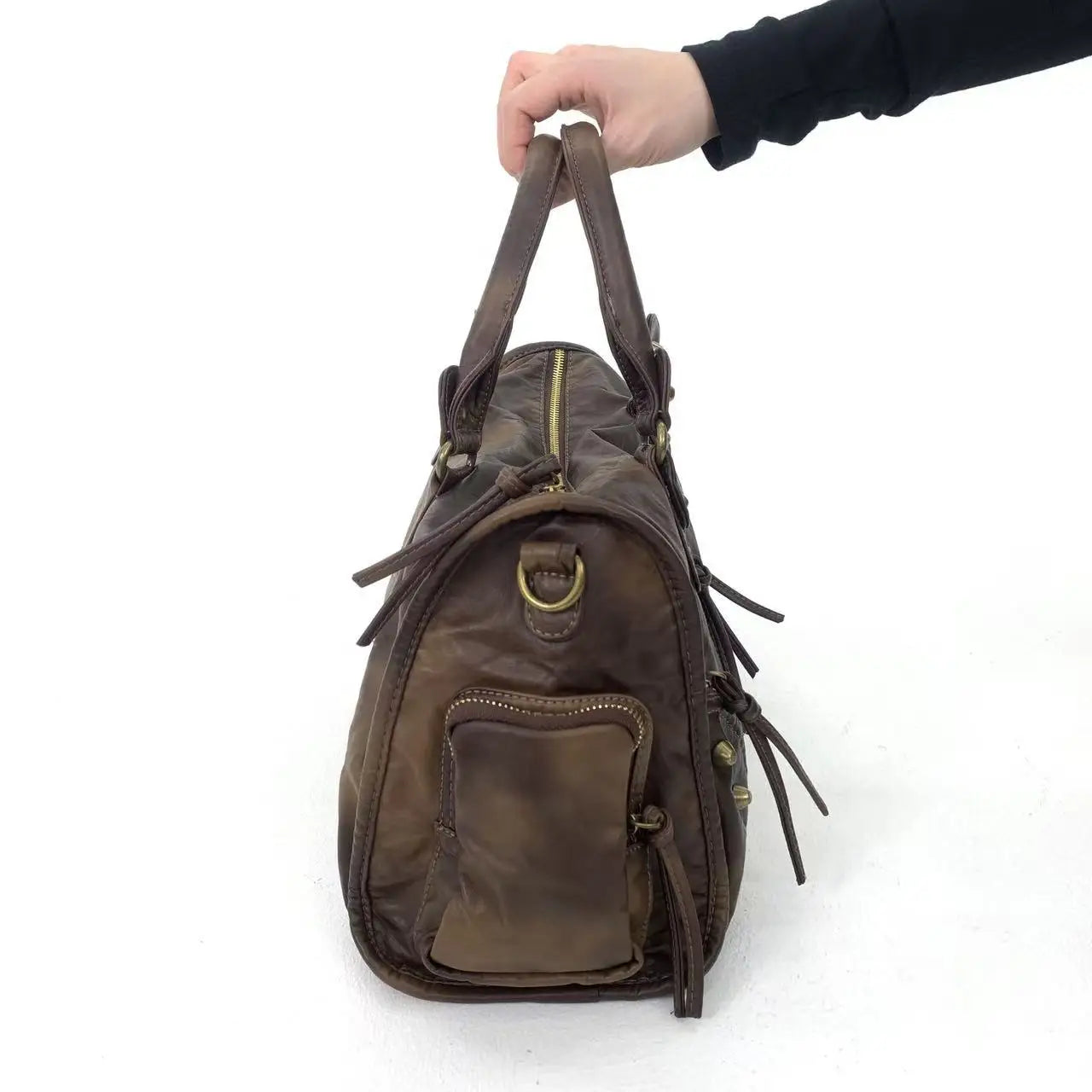 Damen-Schultertasche Vintage-Stil mit Nieten und viel Stauraum in mehreren Innentaschen