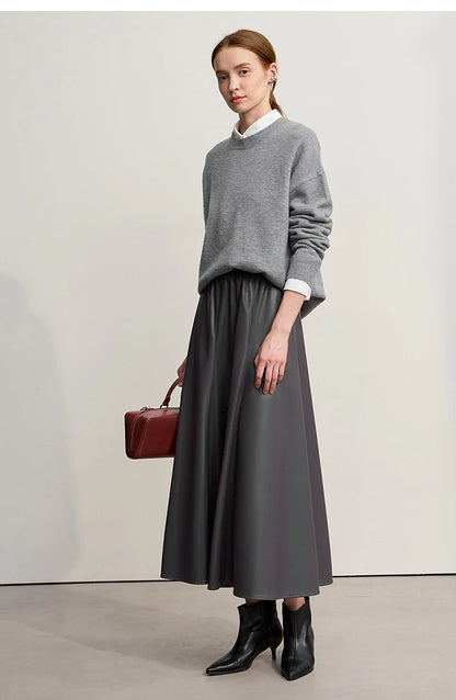 Grau melierter Damen-Strickpullover mit Rundhalsausschnitt und weißem Hemdsaum
