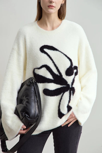 Damen-Jacquardpullover cremeweiß mit dunklem Abstraktmuster und O-Ausschnitt