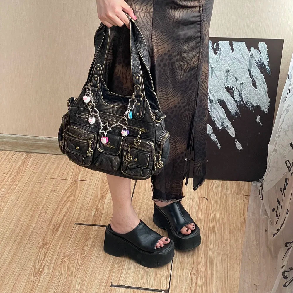 Damen-Hobo-Handtasche aus gewaschenem Leder Schwarz mit Reißverschluss und Innenfächern