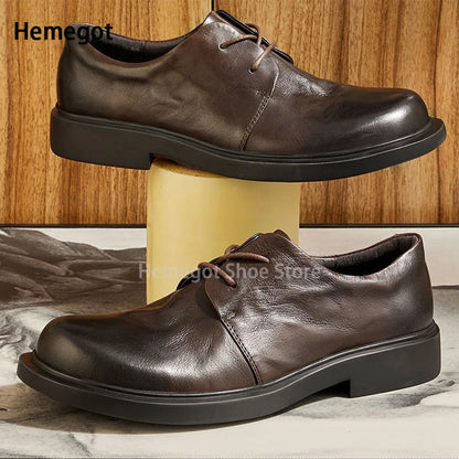 Herren-Board-Sneaker, braunes Leder, Schnürung, flache Plattform, dezente Kappe