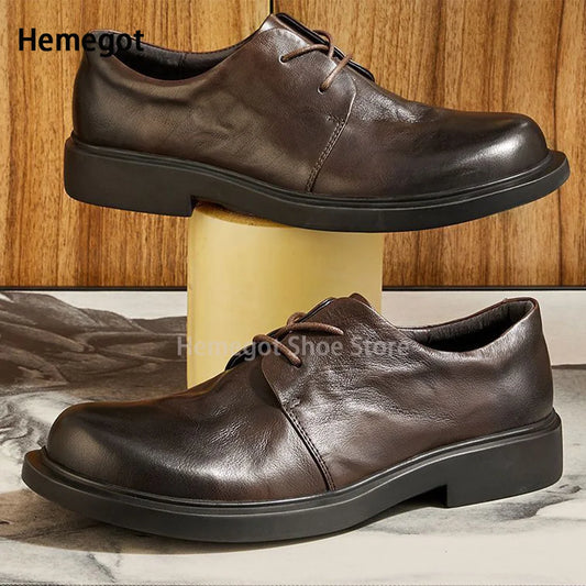 Herren-Board-Sneaker, braunes Leder, Schnürung, flache Plattform, dezente Kappe